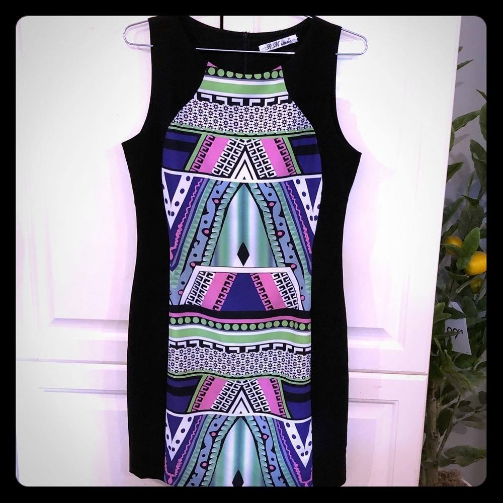 R M Studio Short Dress - Size Small